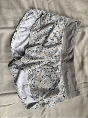 Lululemon Athletica speed up shorts grey Patterned